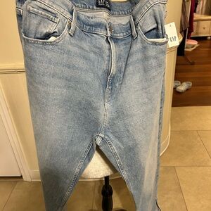NWT Woman’s GAP High Rise Straight Light Blue Jeans Size 18/34R